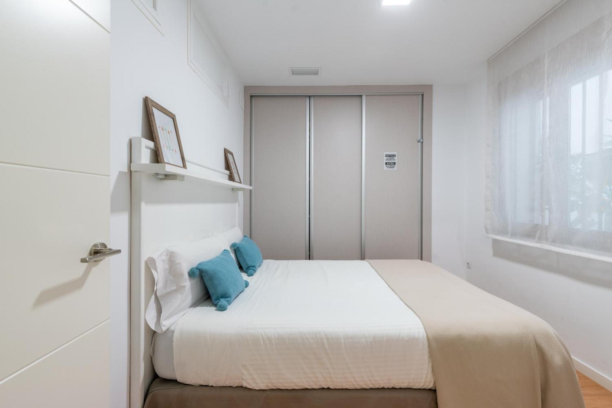 Locksmith Apartment - Park Option Sevilla Exteriör bild